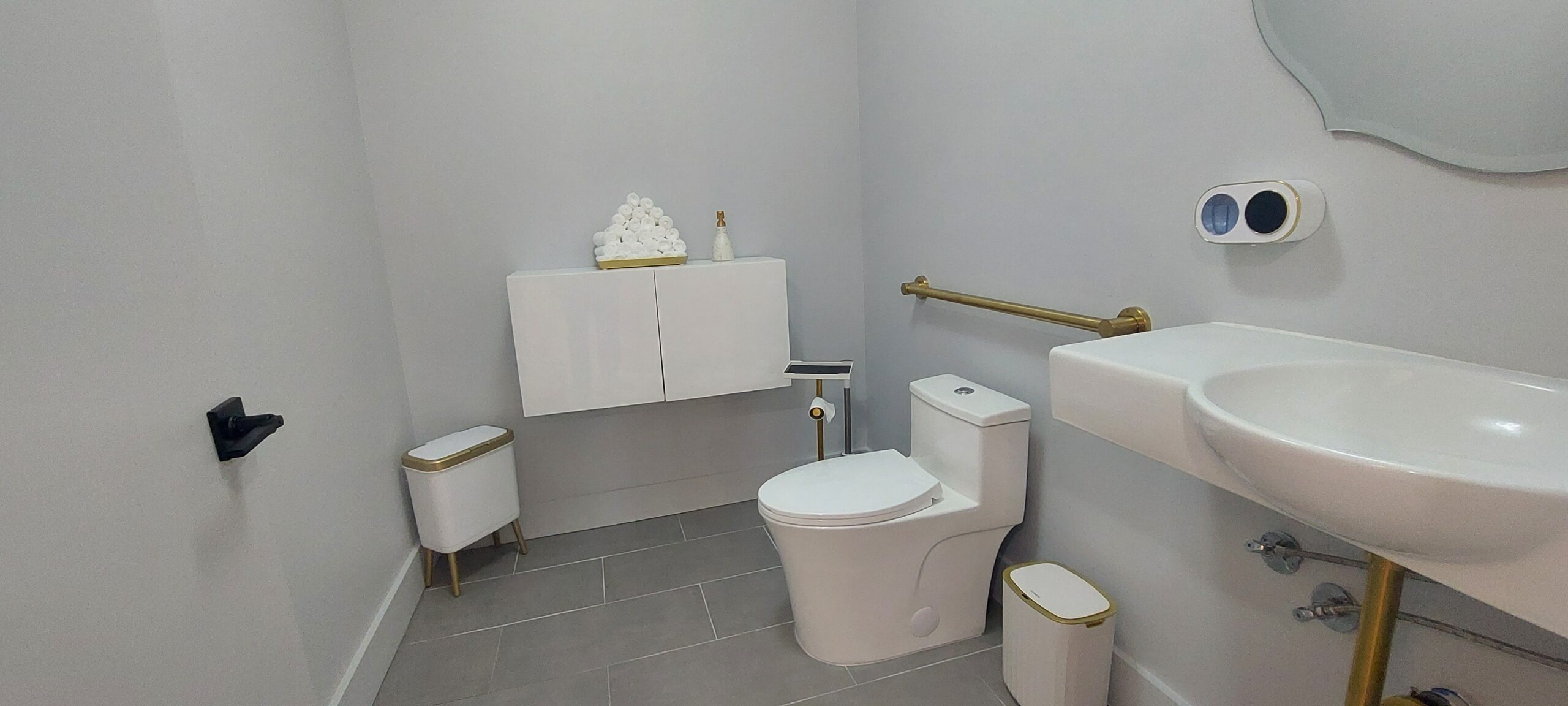 Smooth Spa Conference Bathroom